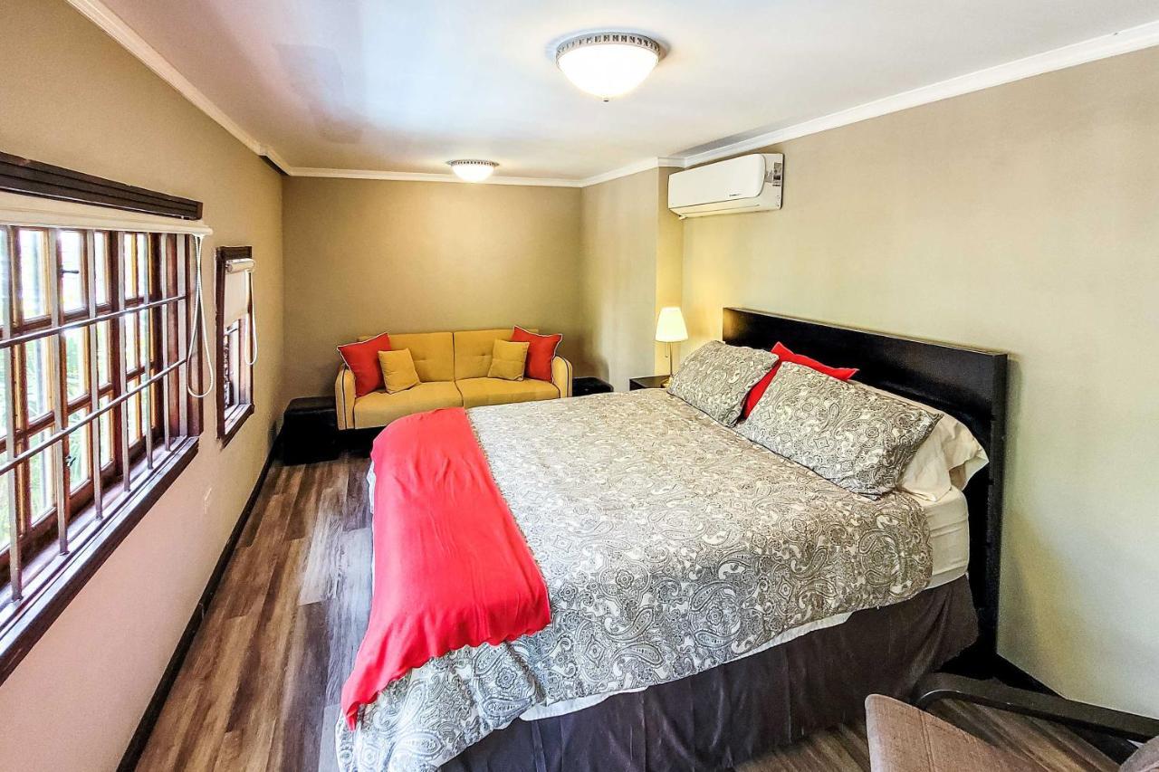 Luxurious San Juan Villa With Pool - Walk To Beach! Eksteriør bilde