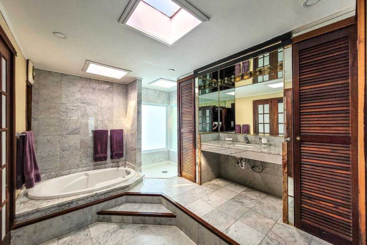 Luxurious San Juan Villa With Pool - Walk To Beach! Eksteriør bilde