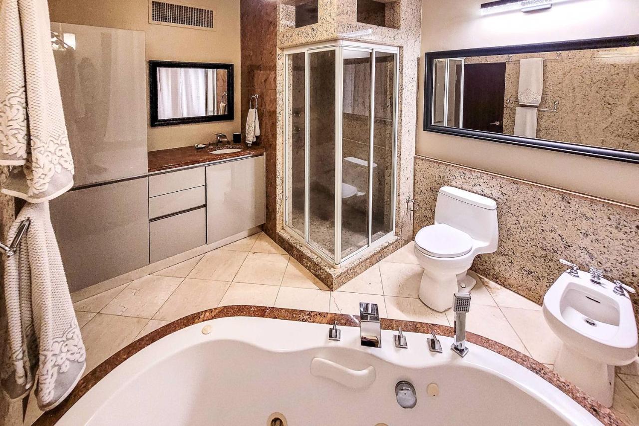 Luxurious San Juan Villa With Pool - Walk To Beach! Eksteriør bilde